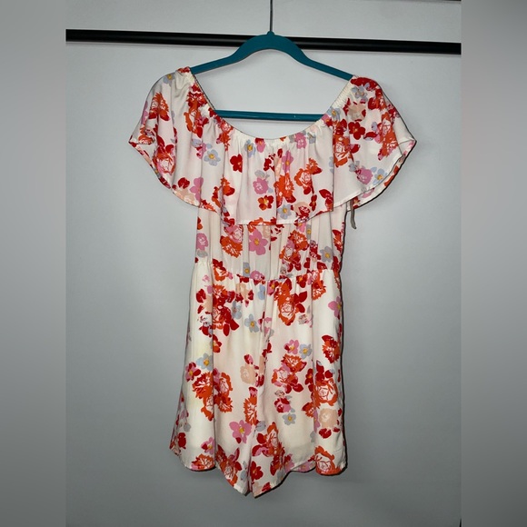Charlotte Russe Brand Off the shoulder floral romper - Picture 2 of 3